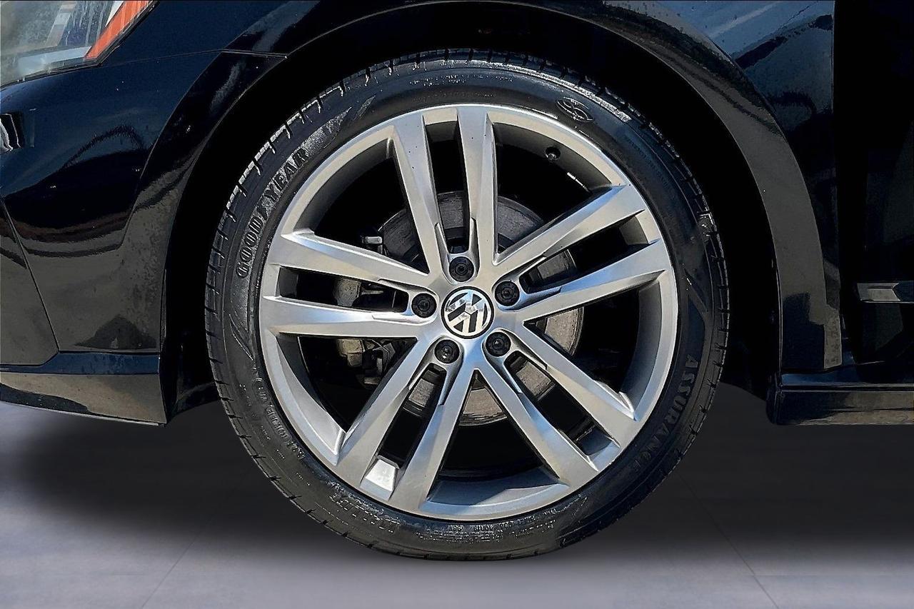 2016 VOLKSWAGEN PASSAT S Houston TX