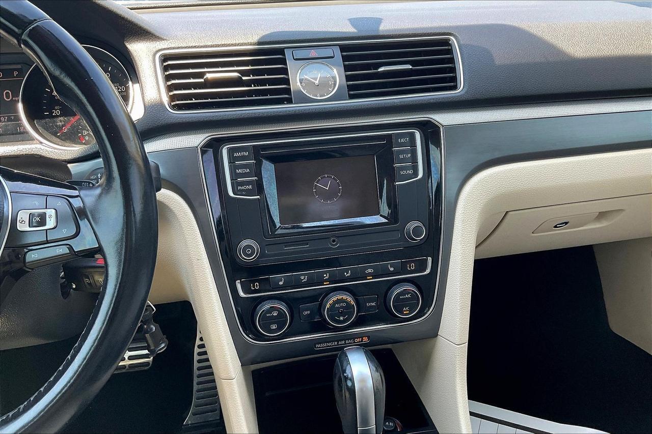 2016 VOLKSWAGEN PASSAT S Houston TX