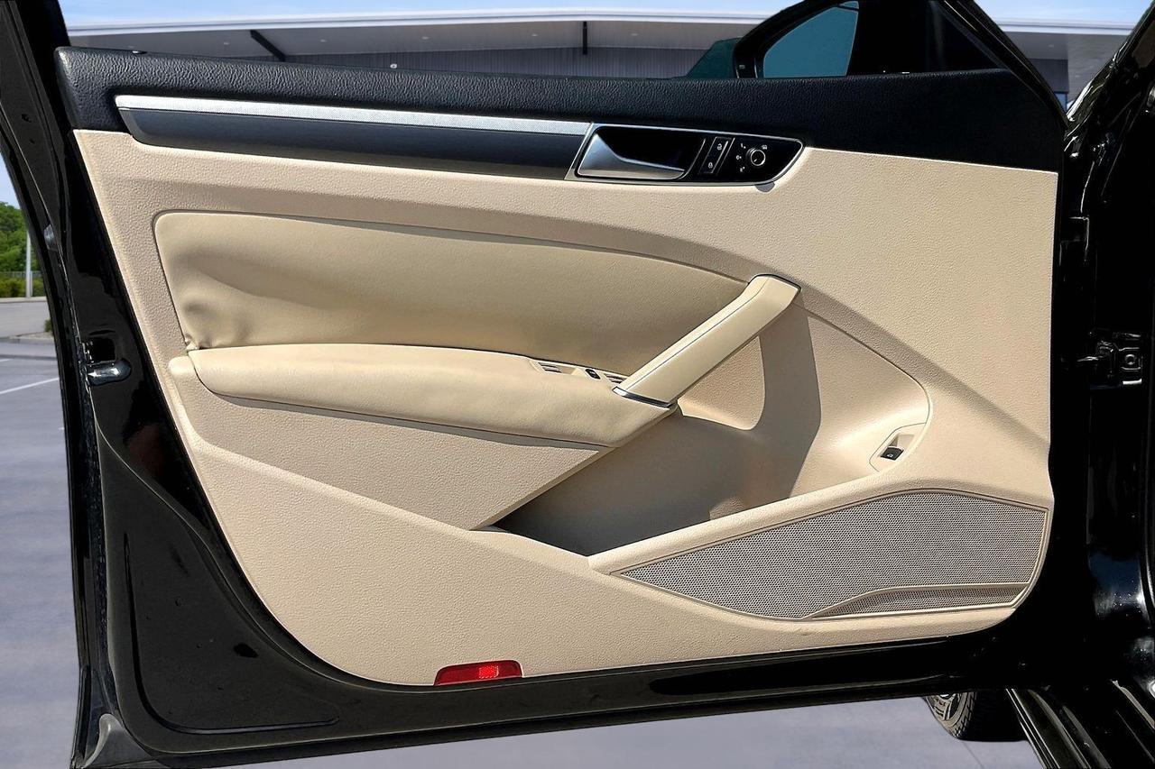 2016 VOLKSWAGEN PASSAT S Houston TX