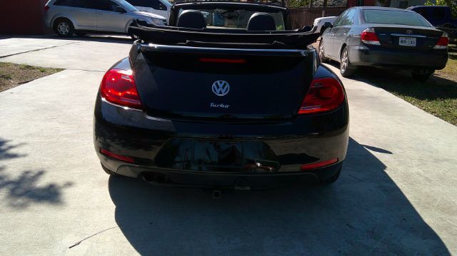 2016 Volkswagen Beetle 1.8T S San Antonio TX