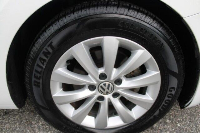 2016 Volkswagen Beetle Coupe 1.8T S Melbourne FL 2016 Volkswagen Beetle Coupe 1.8T S Melbourne FL