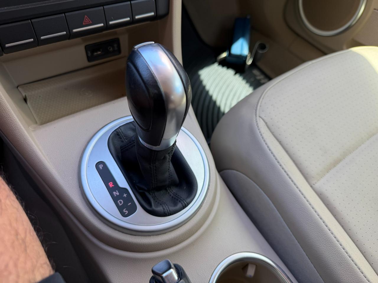 2016 Volkswagen Beetle Coupe 2dr Auto 1.8T SE PZEV Jacksonville FL