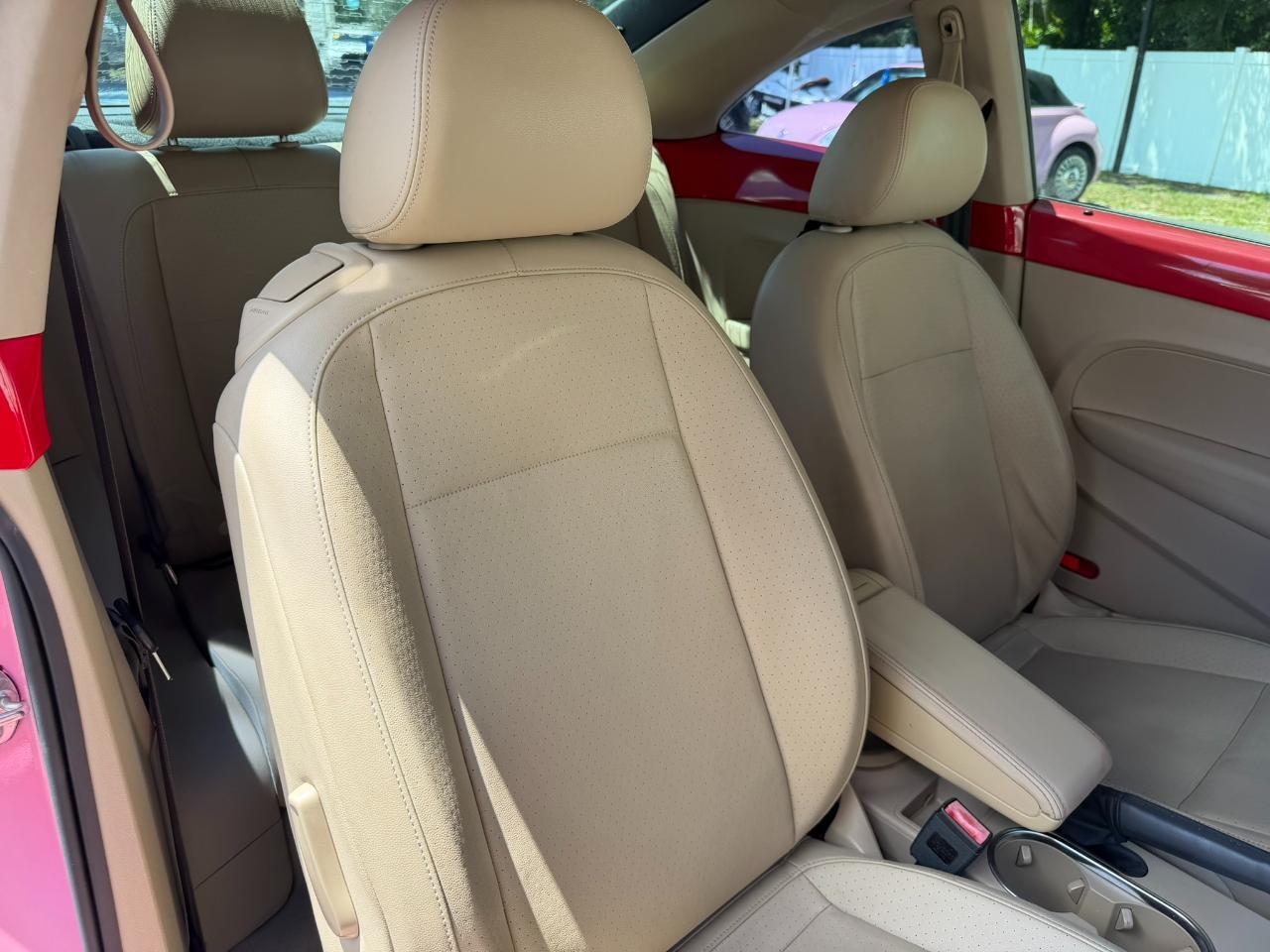 2016 Volkswagen Beetle Coupe 2dr Auto 1.8T SE PZEV Jacksonville FL