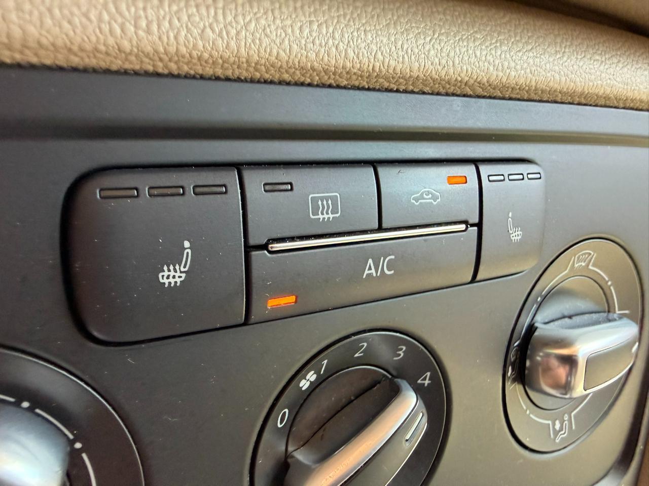 2016 Volkswagen Beetle Coupe 2dr Auto 1.8T SE PZEV Jacksonville FL