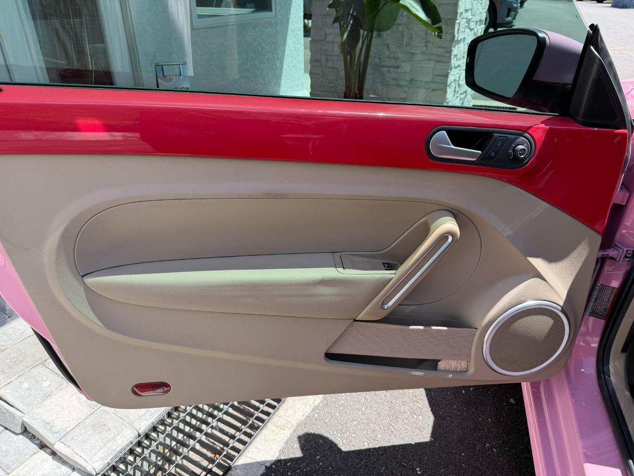 2016 Volkswagen Beetle Coupe 2dr Auto 1.8T SE PZEV Jacksonville FL