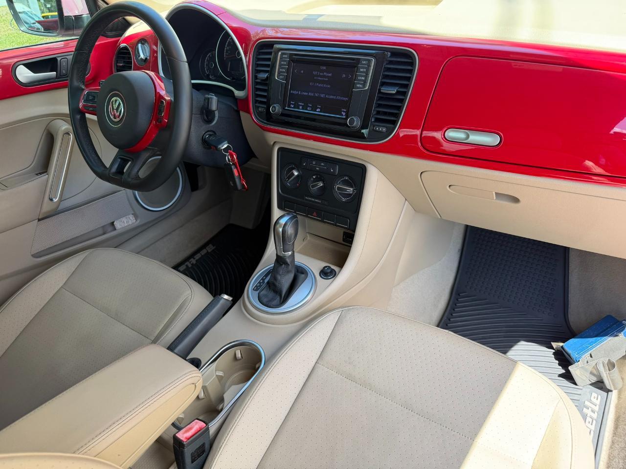 2016 Volkswagen Beetle Coupe 2dr Auto 1.8T SE PZEV Jacksonville FL