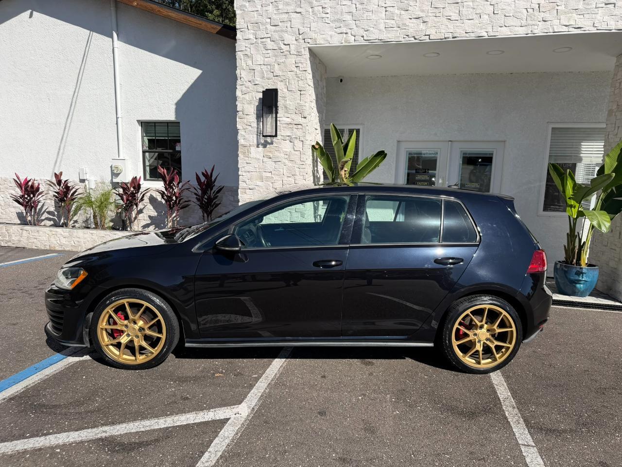 2016 Volkswagen Golf GTI 4dr HB DSG S
