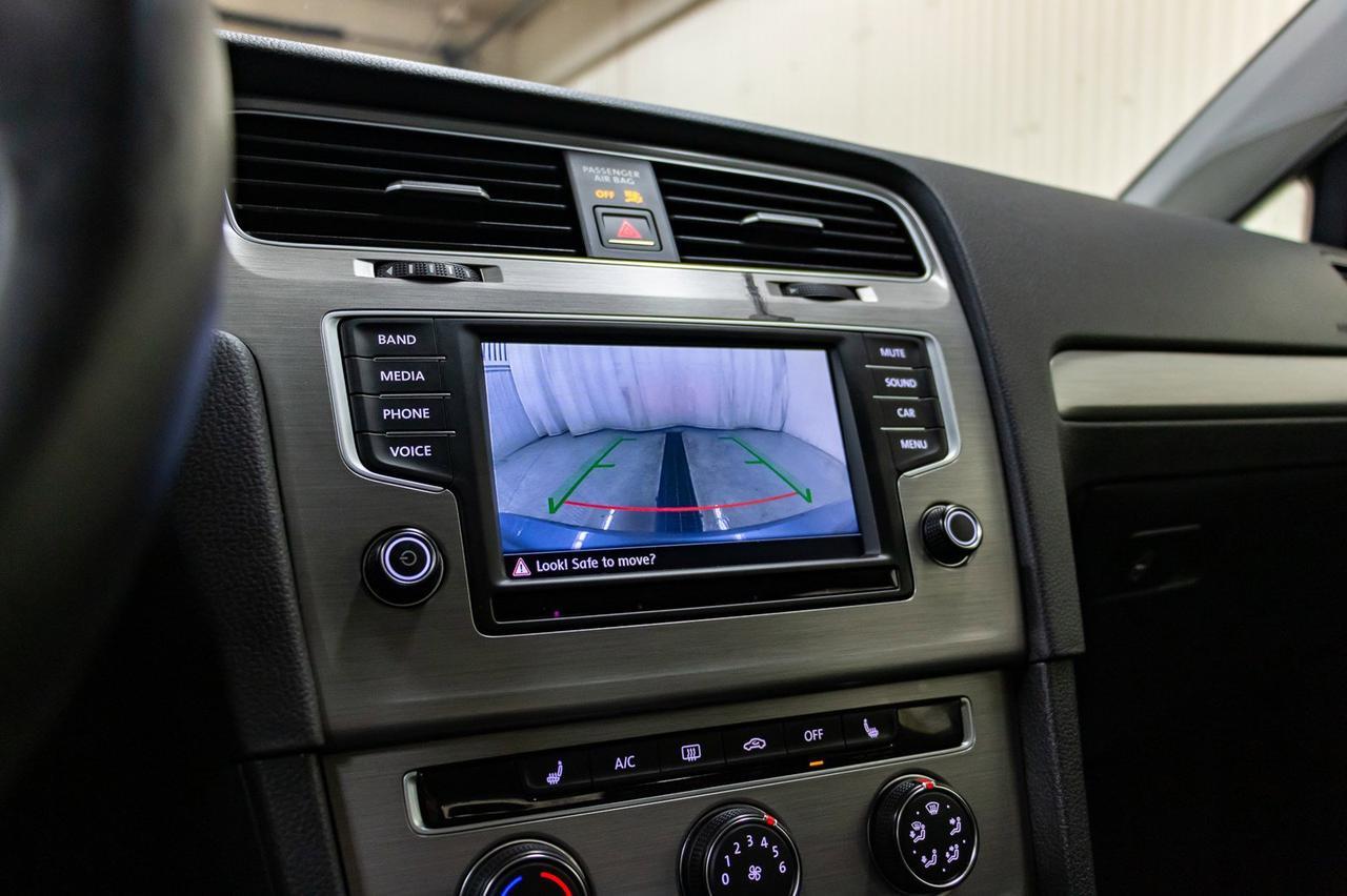 2016 Volkswagen Golf Trendline Hatchback BCam Red Deer AB