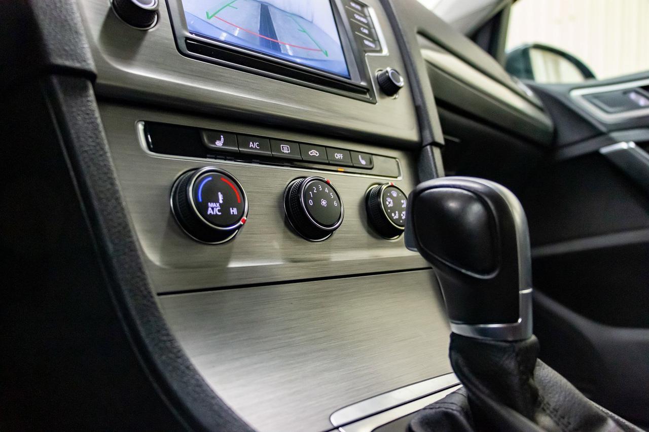 2016 Volkswagen Golf Trendline Hatchback BCam Red Deer AB