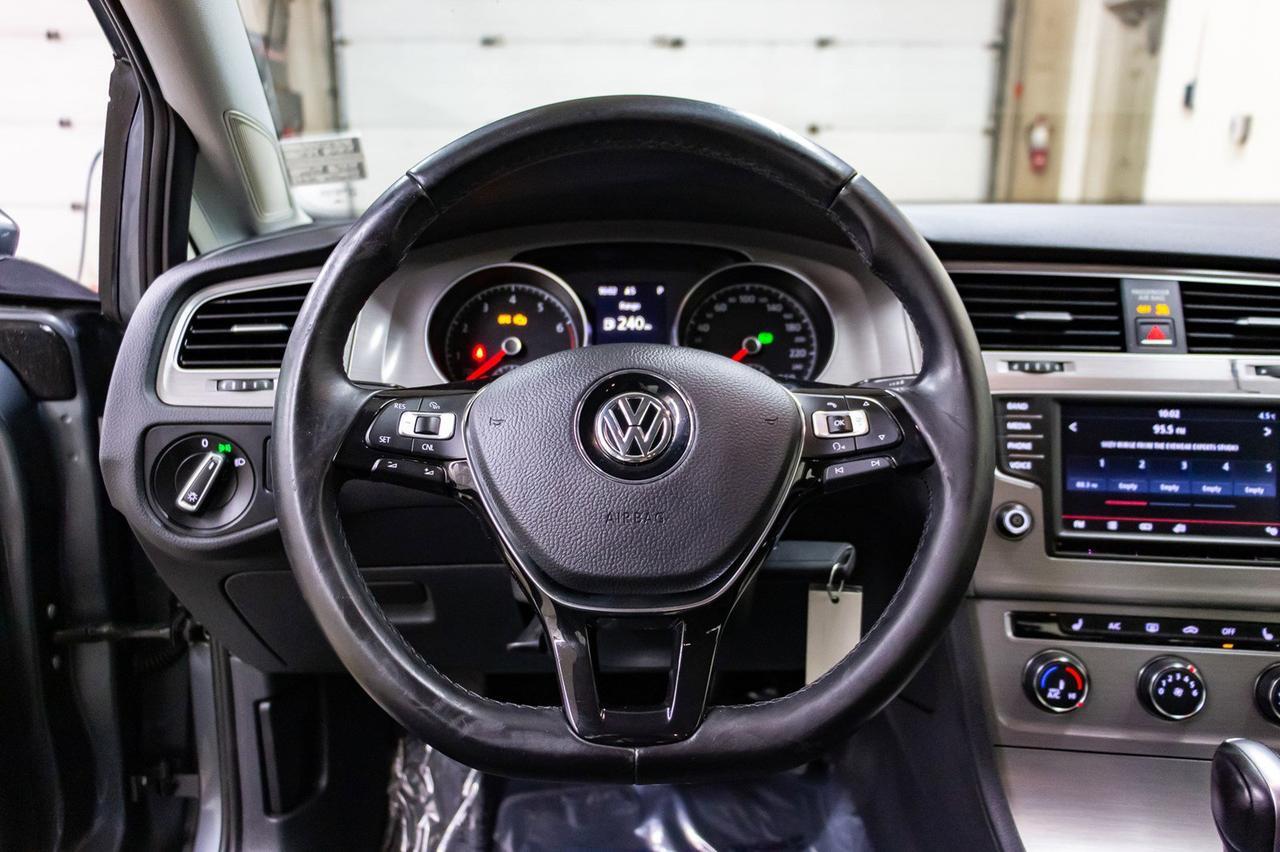 2016 Volkswagen Golf Trendline Hatchback BCam Red Deer AB