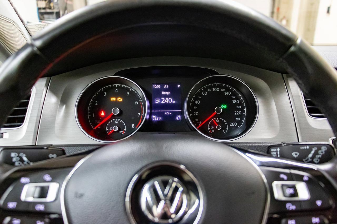 2016 Volkswagen Golf Trendline Hatchback BCam Red Deer AB