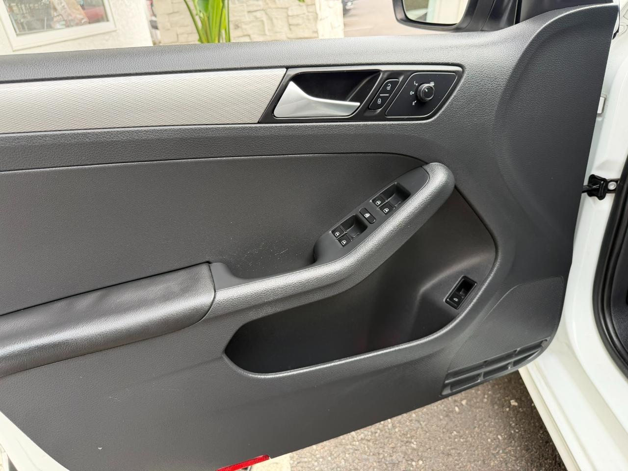 2016 Volkswagen Jetta Sedan 4dr Auto 1.4T SE Jacksonville FL