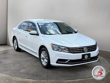 Volkswagen PASSAT 1.8T S 2016