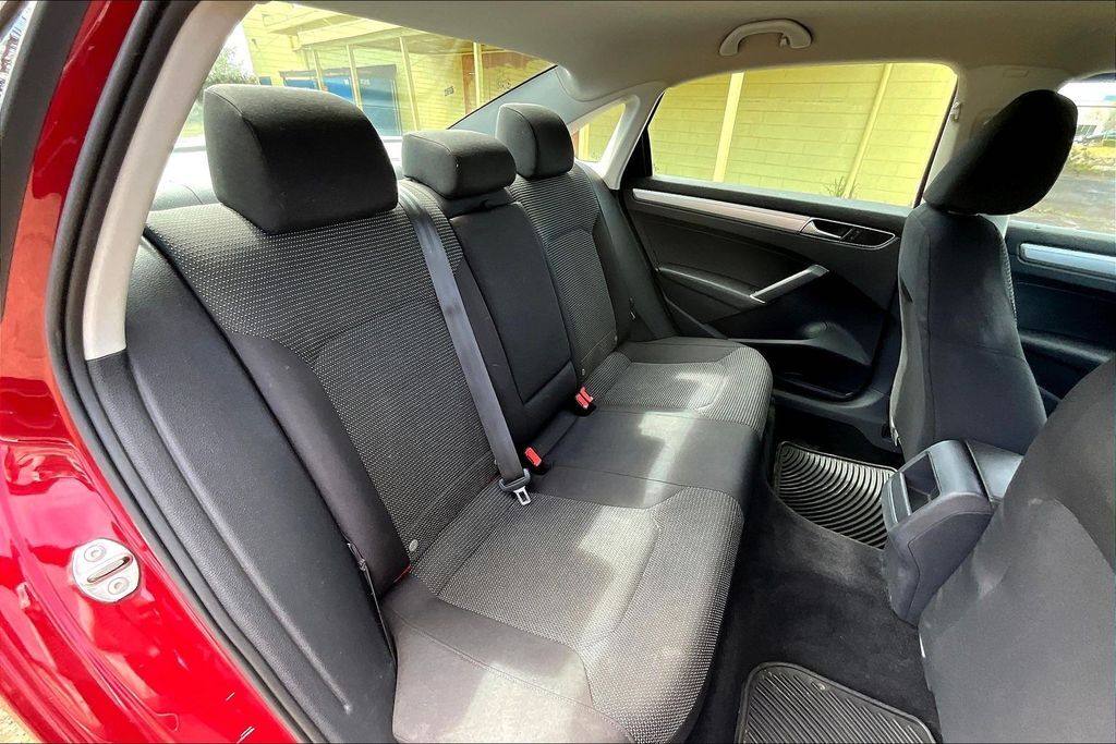 2016 Volkswagen Passat 1.8T S OR