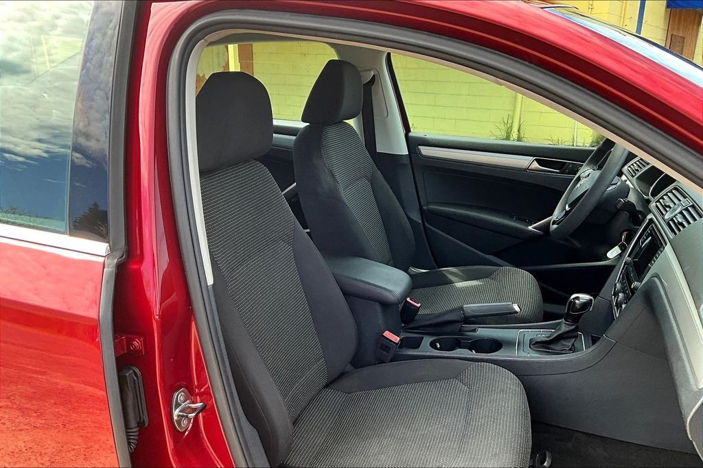 2016 Volkswagen Passat 1.8T S OR