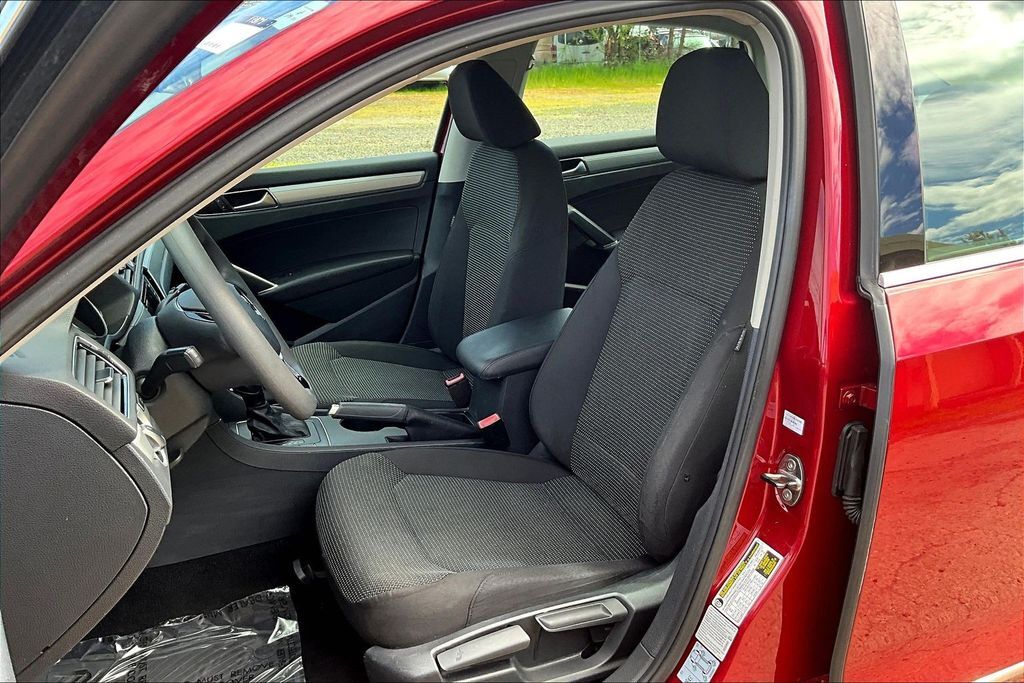 2016 Volkswagen Passat 1.8T S OR