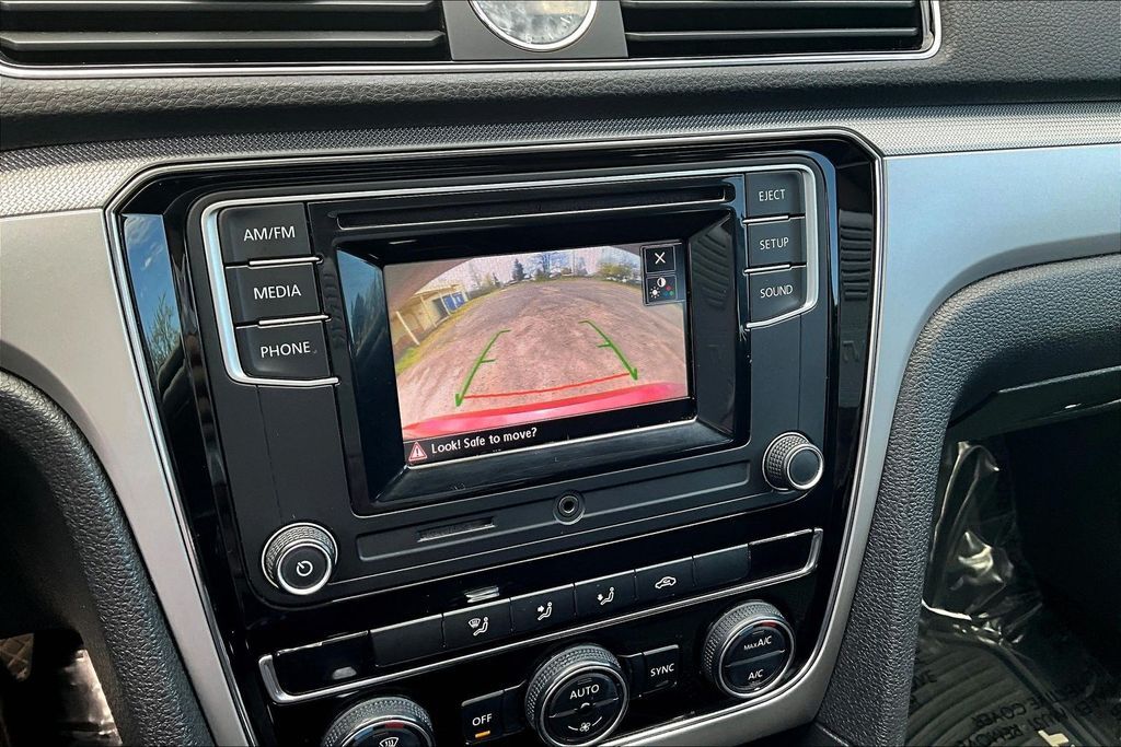 2016 Volkswagen Passat 1.8T S OR