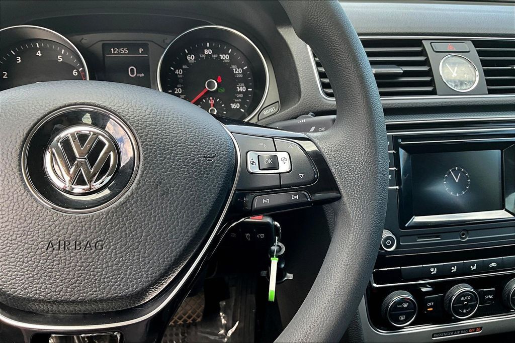 2016 Volkswagen Passat 1.8T S OR