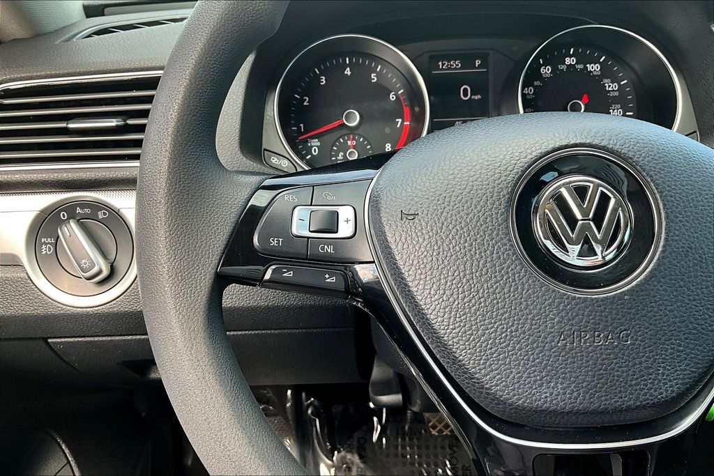 2016 Volkswagen Passat 1.8T S OR