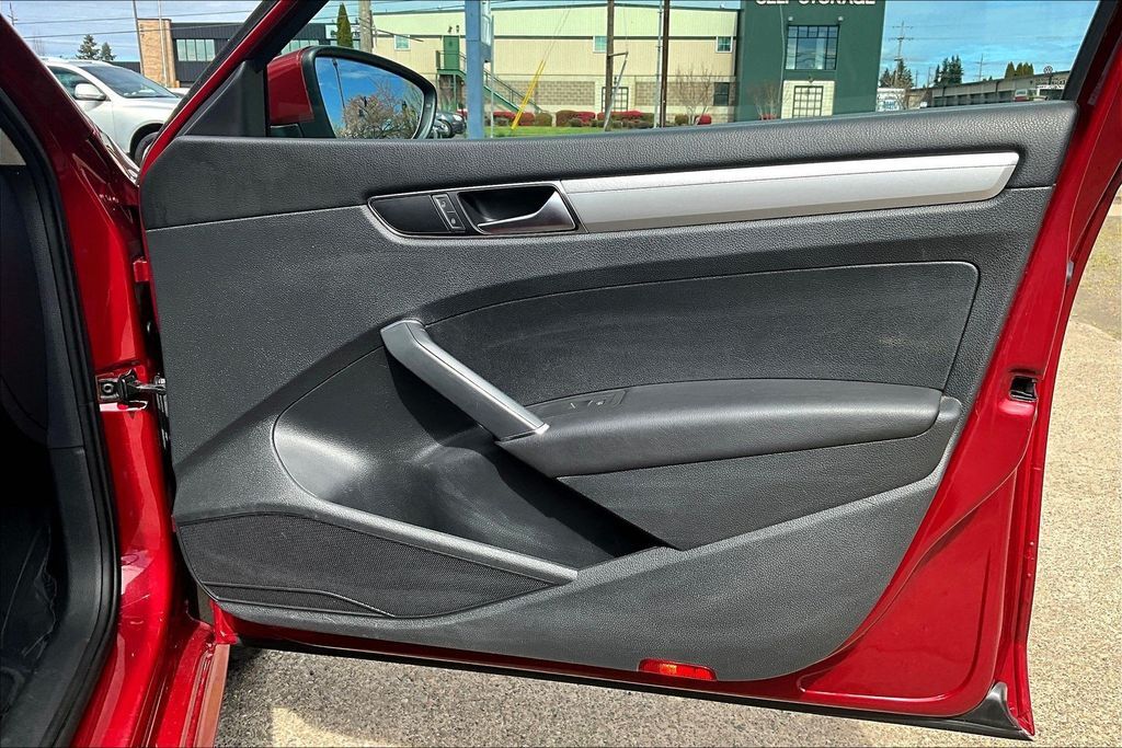 2016 Volkswagen Passat 1.8T S OR