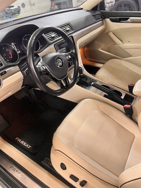 2016 Volkswagen Passat 1.8T SE