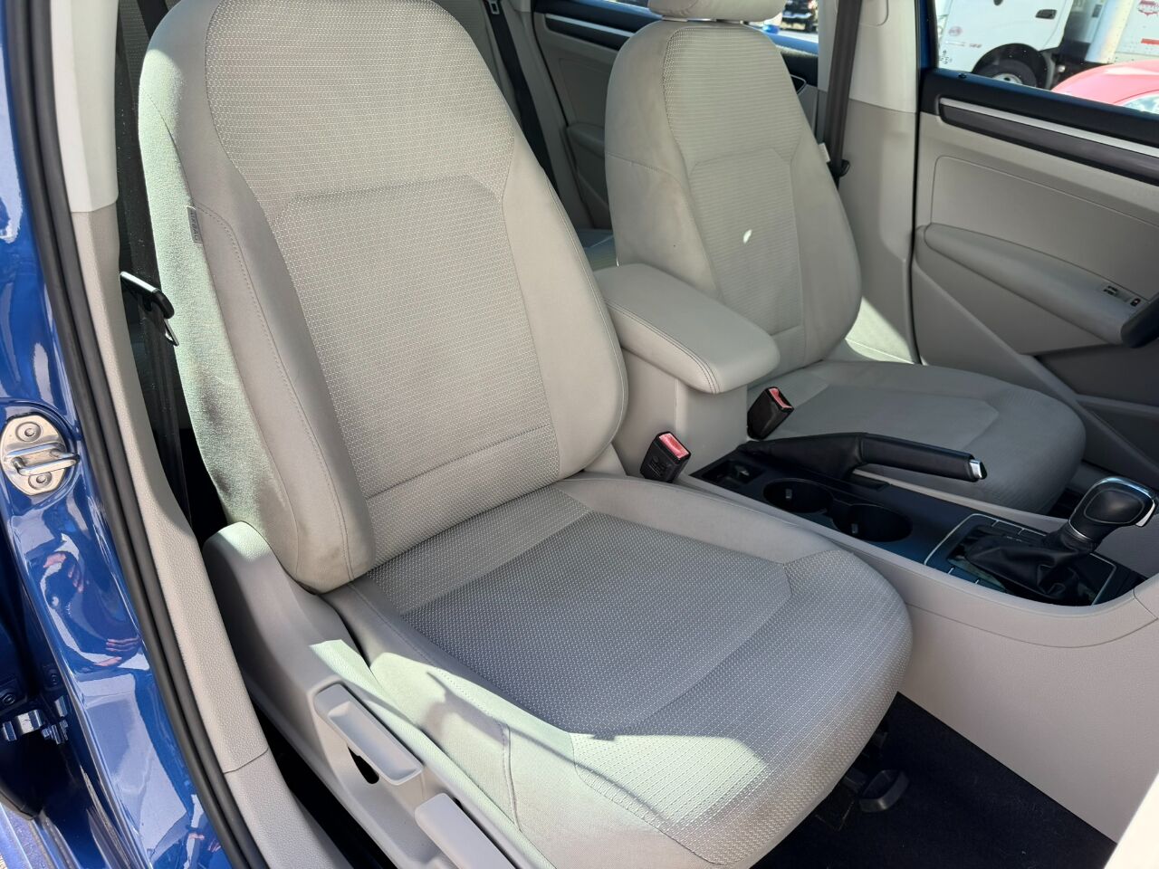 2016 Volkswagen Passat 4dr Sdn 1.8T Auto R-Line PZEV Jacksonville FL