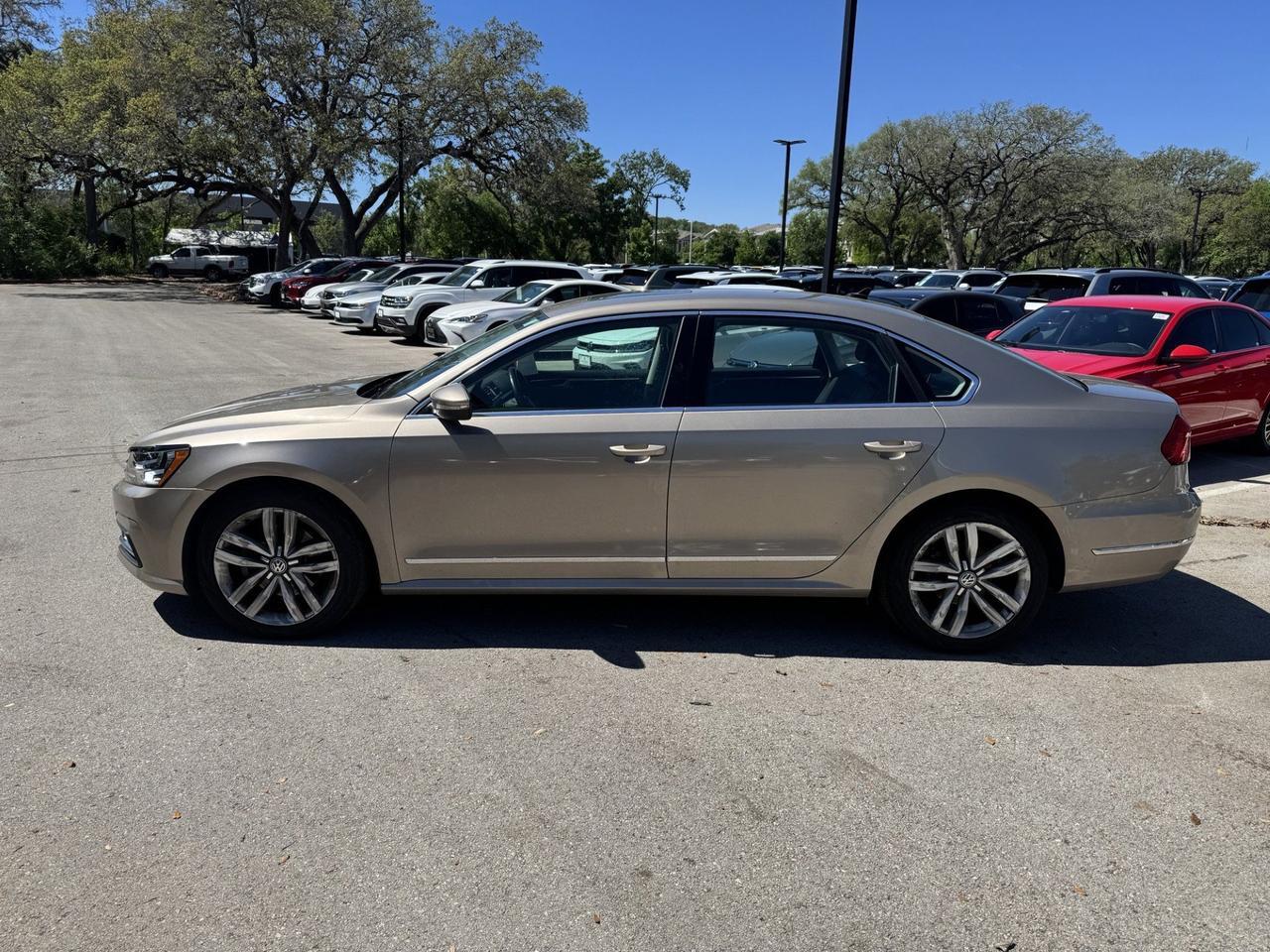 2016 Volkswagen Passat SEL