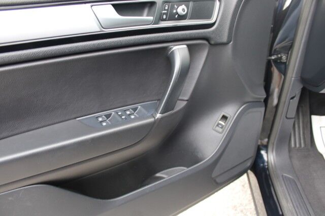 2016 Volkswagen TOUAREG VR6 SPORT AWD Melbourne FL