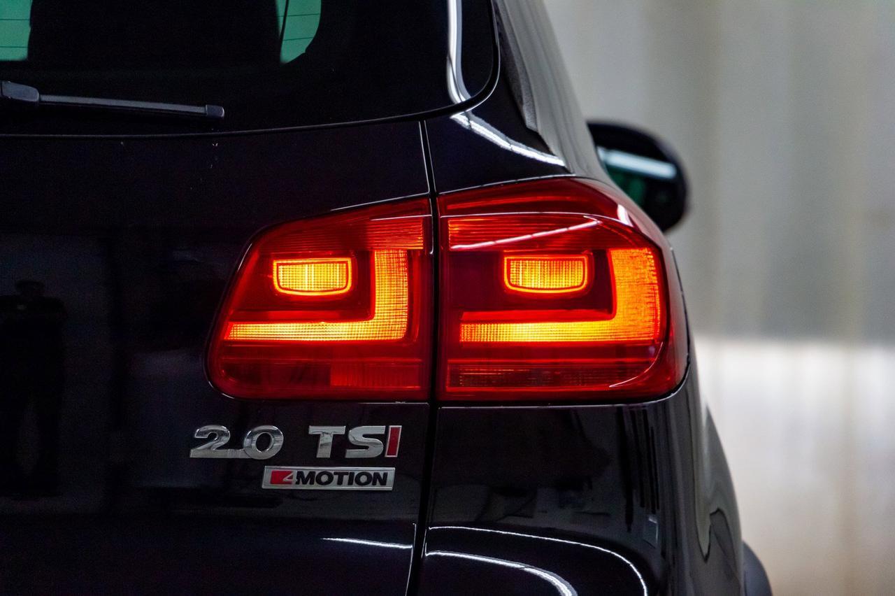 2016 Volkswagen Tiguan 4Motion Highline R-Line Red Deer AB