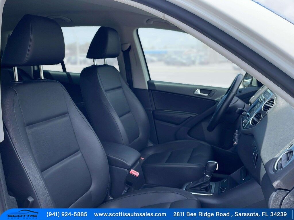 2016 Volkswagen Tiguan S~BLUETOOTH~BUCKETS SEATS~CRUISE CONTROL~HALOGEN HEADLIGHTS~REARVIEW CAMERA~TURBOCHARGER~LOW MILES Sarasota FL