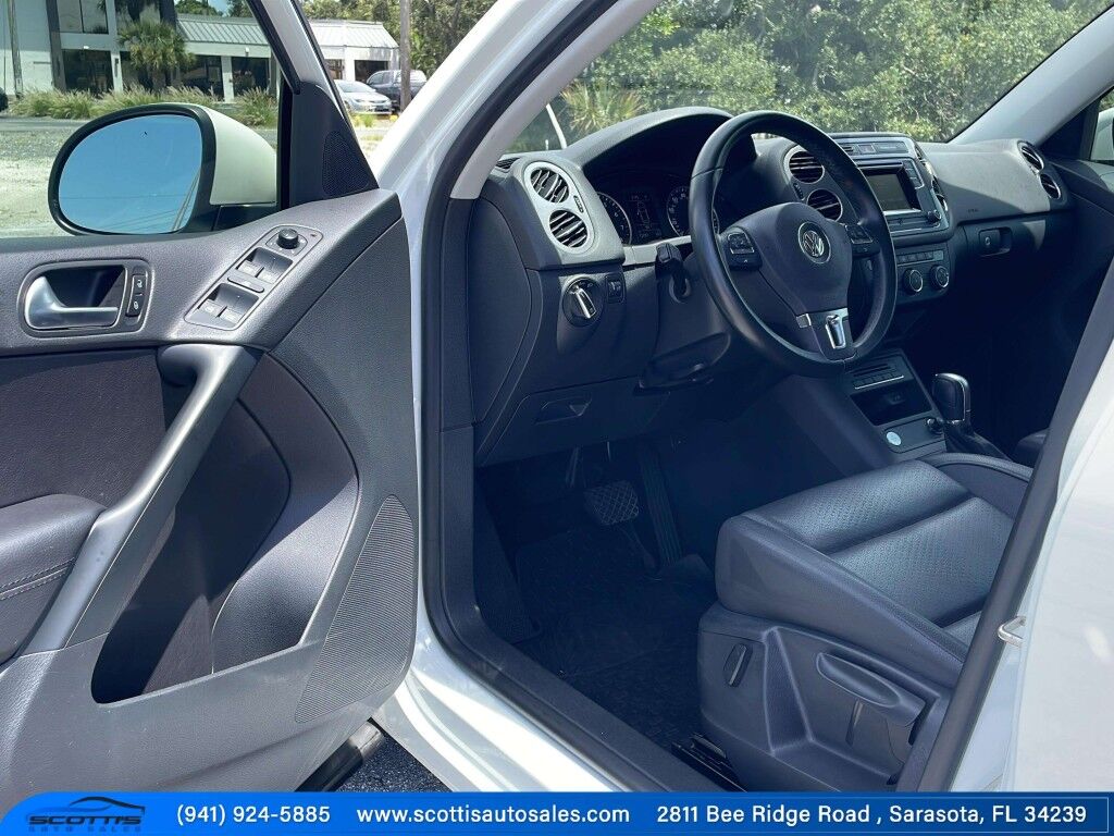2016 Volkswagen Tiguan S~BLUETOOTH~BUCKETS SEATS~CRUISE CONTROL~HALOGEN HEADLIGHTS~REARVIEW CAMERA~TURBOCHARGER~LOW MILES Sarasota FL