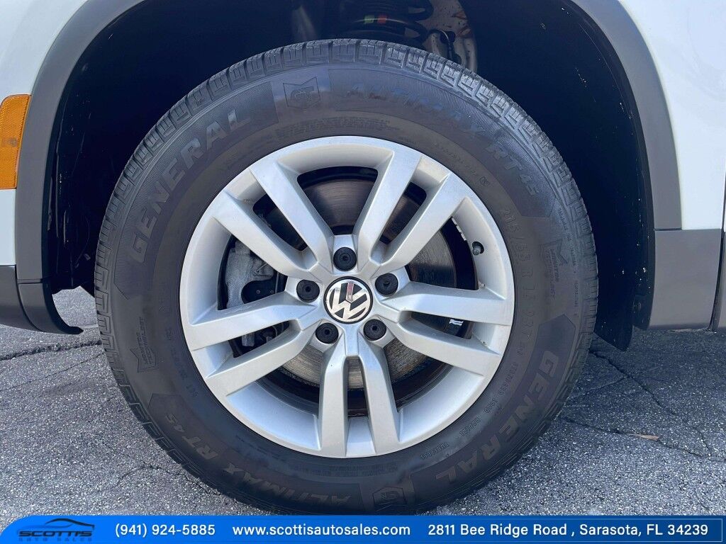2016 Volkswagen Tiguan S~BLUETOOTH~BUCKETS SEATS~CRUISE CONTROL~HALOGEN HEADLIGHTS~REARVIEW CAMERA~TURBOCHARGER~LOW MILES Sarasota FL