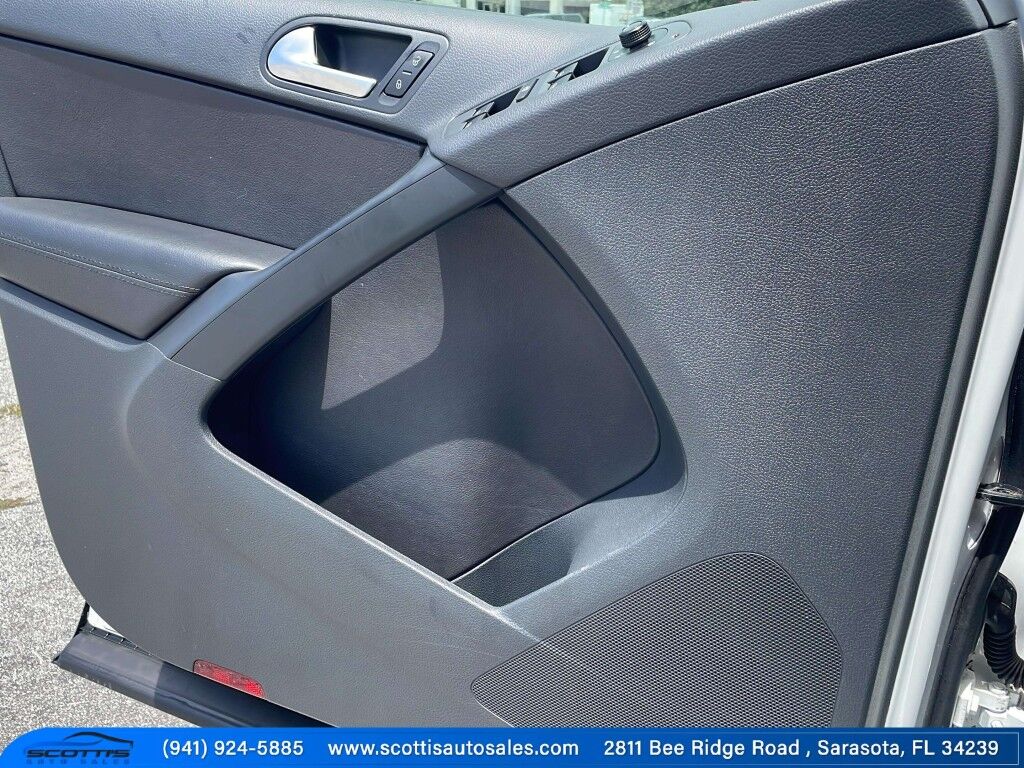 2016 Volkswagen Tiguan S~BLUETOOTH~BUCKETS SEATS~CRUISE CONTROL~HALOGEN HEADLIGHTS~REARVIEW CAMERA~TURBOCHARGER~LOW MILES Sarasota FL