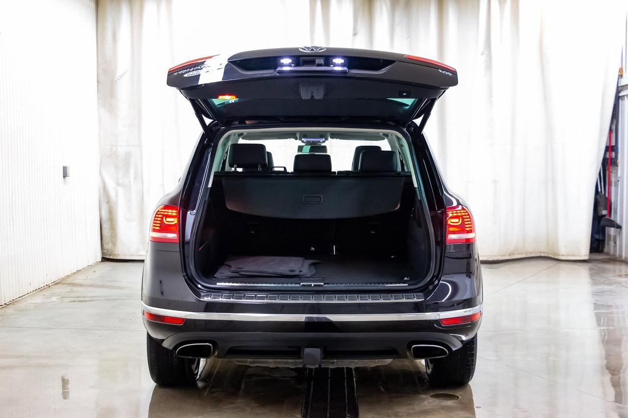 2016 Volkswagen Touareg 4Motion Comfortline Leather Roof Nav Red Deer AB