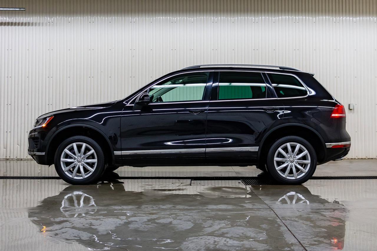 2016 Volkswagen Touareg 4Motion Comfortline Leather Roof Nav Red Deer AB