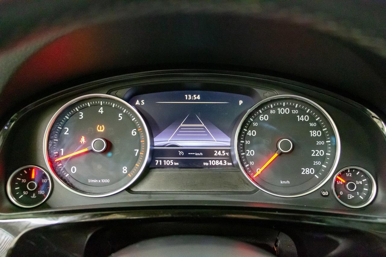 2016 Volkswagen Touareg 4Motion Comfortline Leather Roof Nav Red Deer AB