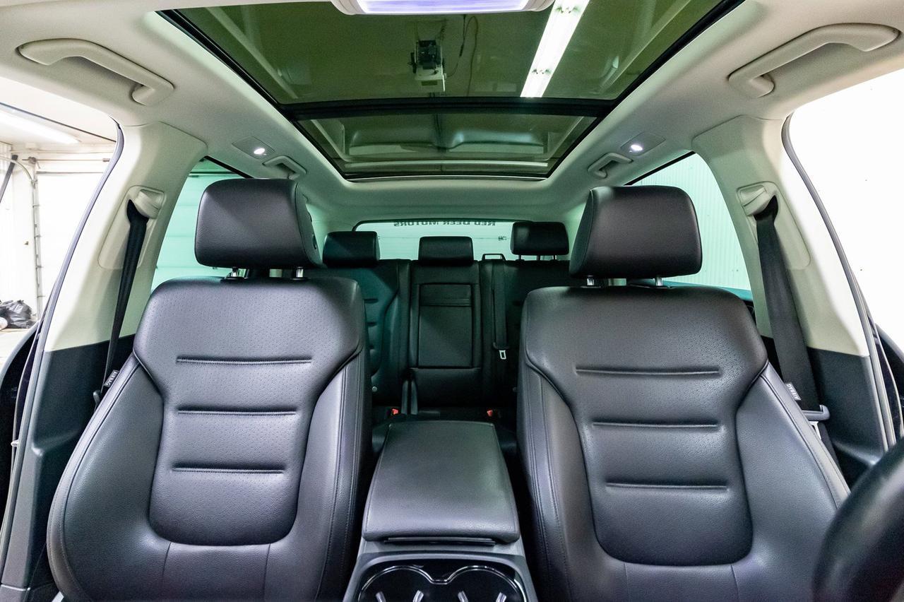 2016 Volkswagen Touareg 4Motion Comfortline Leather Roof Nav Red Deer AB