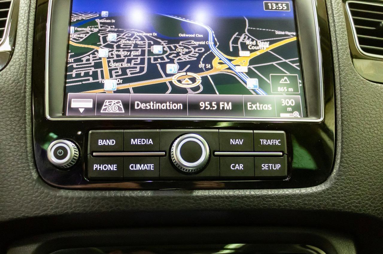 2016 Volkswagen Touareg 4Motion Comfortline Leather Roof Nav Red Deer AB