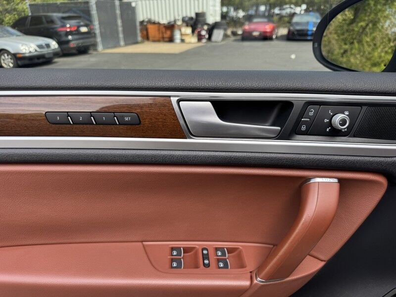 2016 Volkswagen Touareg Sport Willow Grove PA