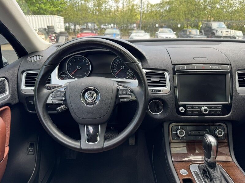 2016 Volkswagen Touareg Sport Willow Grove PA