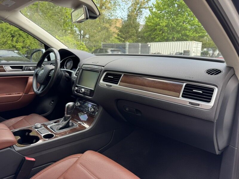 2016 Volkswagen Touareg Sport Willow Grove PA