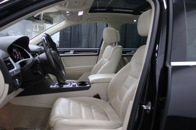 2016 Volkswagen Touareg VR6 Lux Chantilly VA