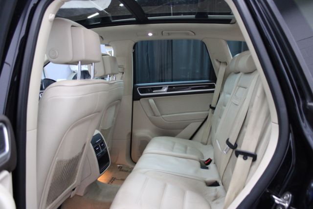 2016 Volkswagen Touareg VR6 Lux Chantilly VA