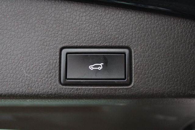 2016 Volkswagen Touareg VR6 Lux Chantilly VA