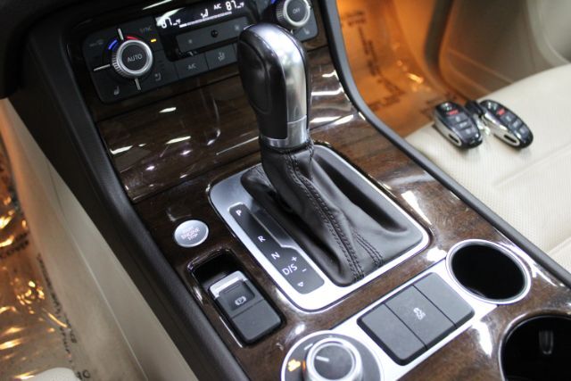 2016 Volkswagen Touareg VR6 Lux Chantilly VA