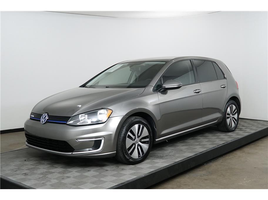 2016 Volkswagen e-Golf SE Hatchback Sedan 4D