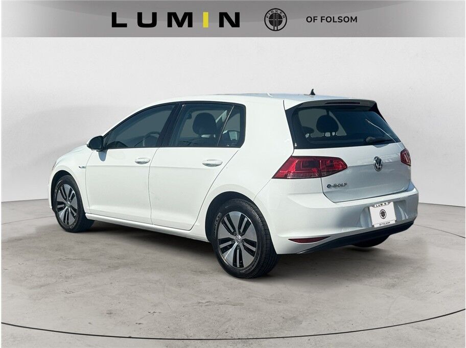 2016 Volkswagen e-Golf SE Hatchback Sedan 4D