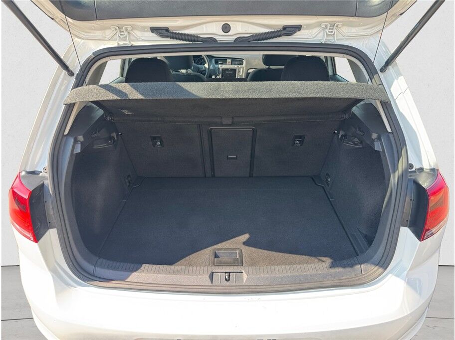 2016 Volkswagen e-Golf SE Hatchback Sedan 4D Folsom CA