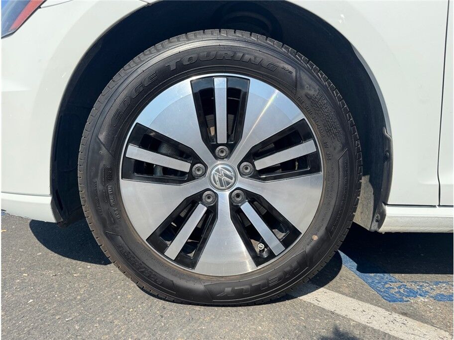 2016 Volkswagen e-Golf SE Hatchback Sedan 4D Folsom CA