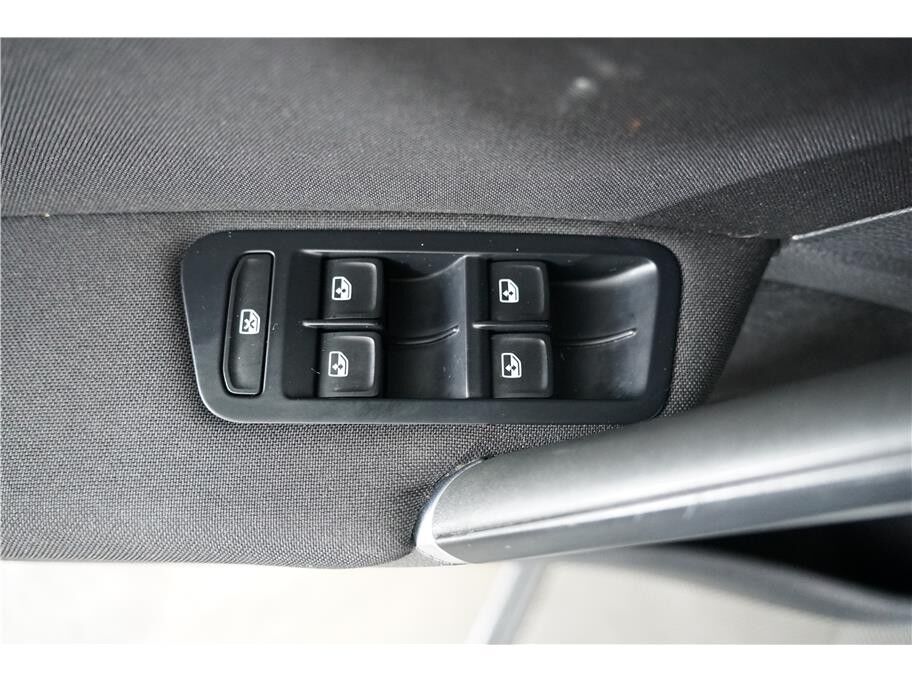 2016 Volkswagen e-Golf SE Hatchback Sedan 4D Folsom CA